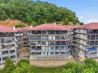 Main Channel Views, 3 Heated Pools & Gated Resort - Homestays
