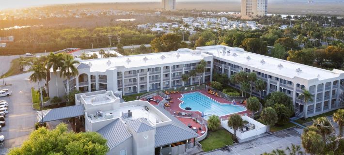 La Quinta Inn & Suites by Wyndham Ft. Myers-Sanibel Gateway Hoteles en Condado de Lee