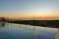Amarello Hotel Praia Santo Andre, Tapestry Collection by Hilton - Pool