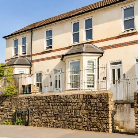 Perfect Booking Bright 2 Bed Maisonette in Bath