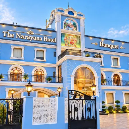 Click Hotel Narayana