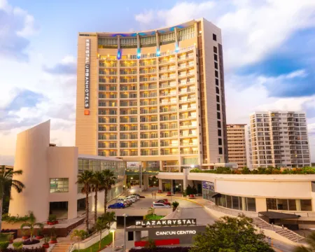 クリスタル アーバン カンクン セントロ カンクンのホテル
