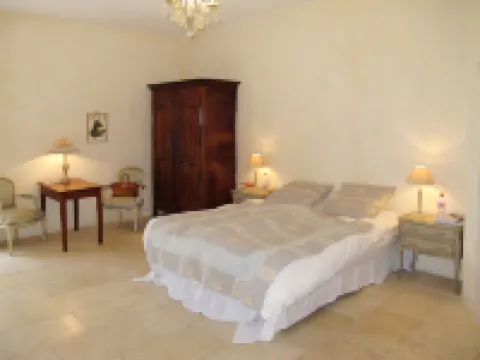 Les Puits Neufs Hotels in Cavaillon