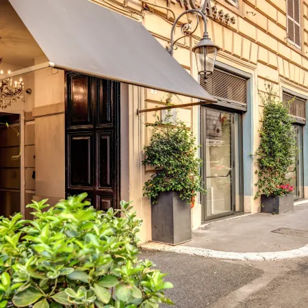 Hotel Villafranca Отели рядом с достопримечательностью «Вилла Торлония»