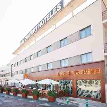 Uve Alcobendas Hotel Exterior