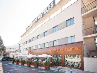 Uve Alcobendas Hotel a 