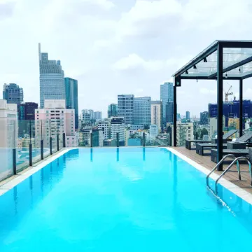 Bay Hotel Ho Chi Minh Отели рядом с достопримечательностью «Манна»