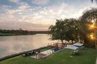 River Place Manor - Deluxe Double or Twin Room