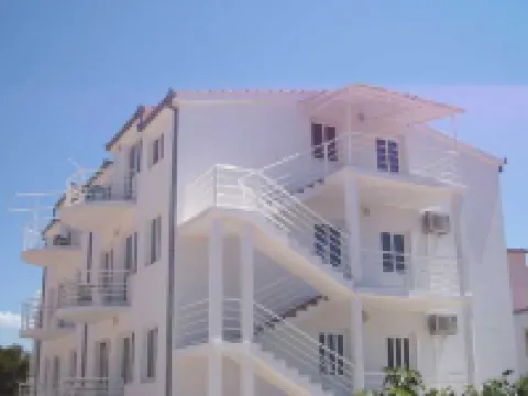 Apartments Niko Hotels in Okrug Gornji