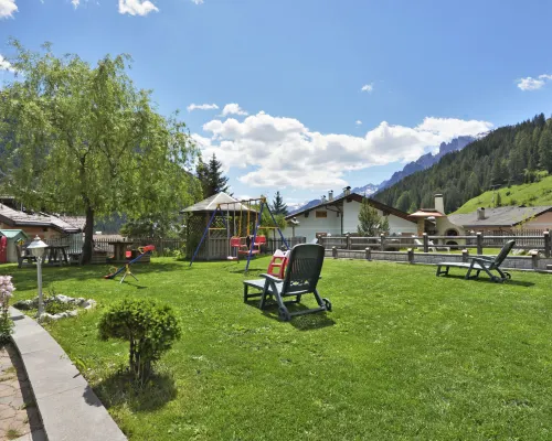 Cecilia Hotels in Mazzin