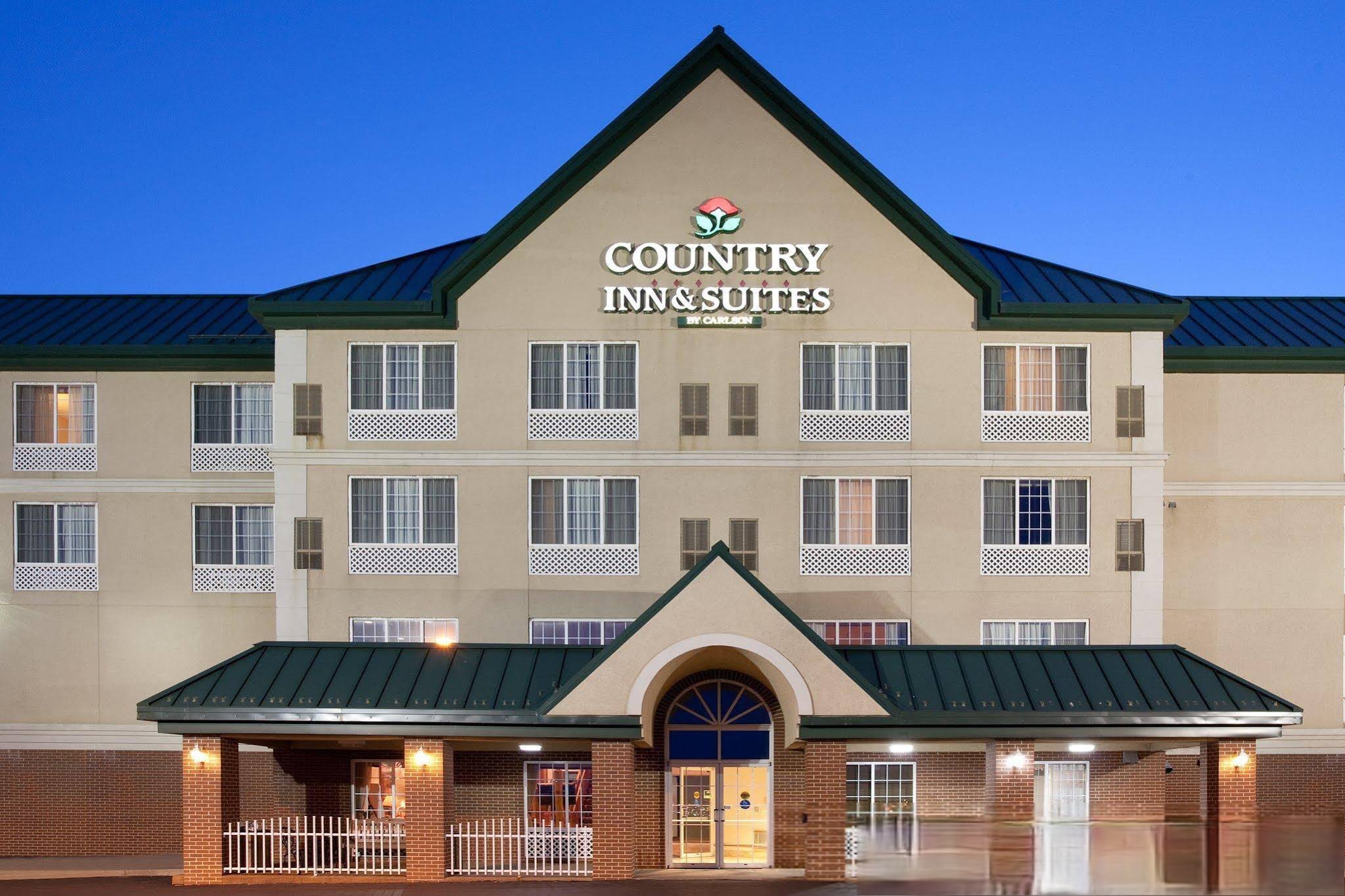 Country Inn & Suites by Radisson, Rapid City, SD