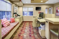 Hawthorn Extended Stay by Wyndham Cincinnati NE/Mason Hotels in Landen