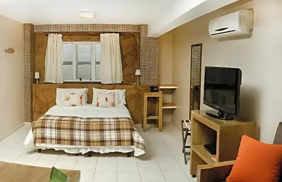 拉羅扎達套房酒店