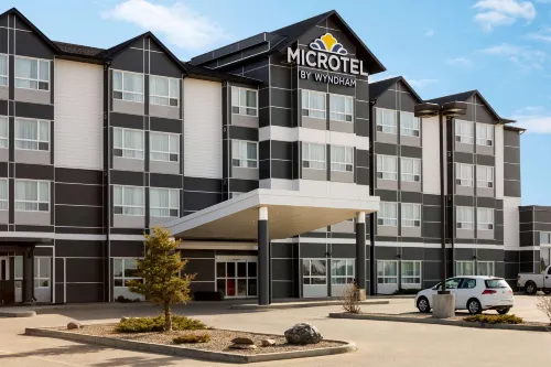 Microtel Inn & Suites by Wyndham Lloydminster - Pools