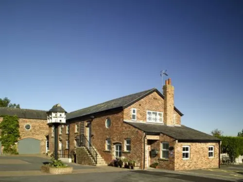 Wall Hill Farm Hotels in Frodsham
