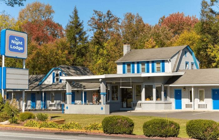 Pocono Night Lodge