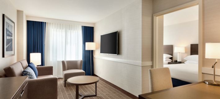 Embassy Suites by Hilton Boston at Logan Airport Hotel a Boston
