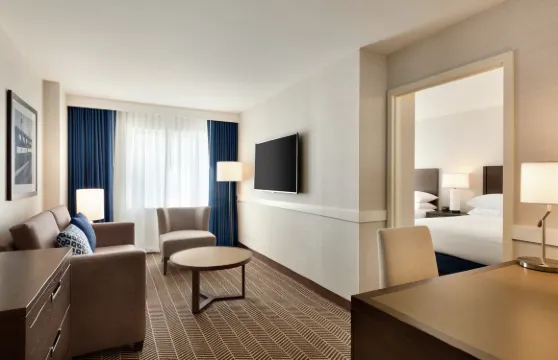 波士頓洛根機場希爾頓安泊酒店