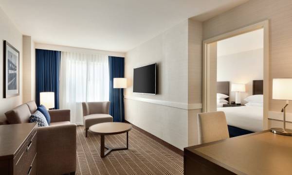 Embassy Suites by Hilton Boston at Logan Airport