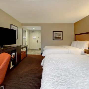 Hampton Inn NY-JFK Отели рядом с достопримечательностью «Железнодорожная станция JFK Air Train»