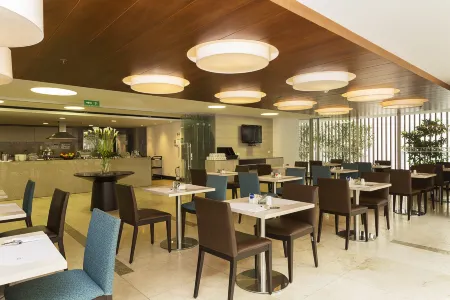 Hotel bh Bicentenario Отели рядом с достопримечательностью «Iglesia de la Tercera Orden»