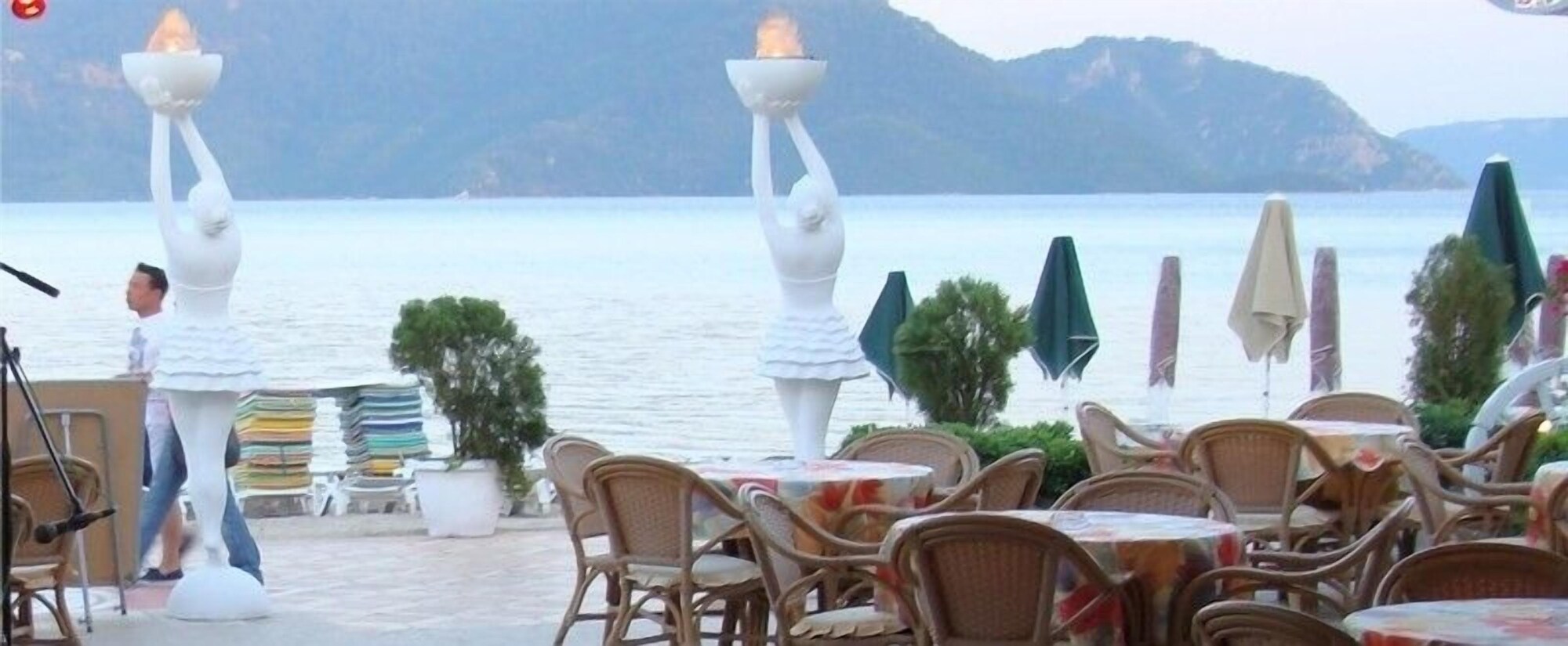 Romance Beach Hotel