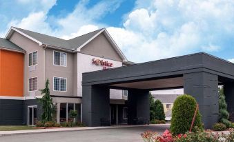 Solstice Erie Inn & Suites