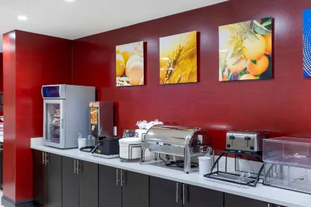 Comfort Inn & Suites Near Stadium Отели рядом с достопримечательностью «Зал славы великих американцев»