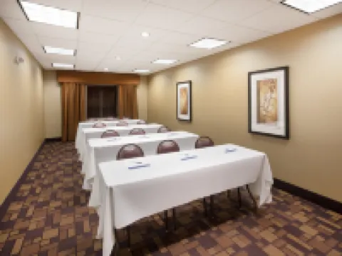 Holiday Inn Express & Suites YANKTON by IHG Hotels in Yankton