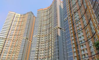 Exclusive and Great Location 1Br Gold Coast Apartment Near Pik