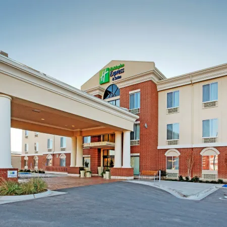 Holiday Inn Express & Suites OZONA by IHG