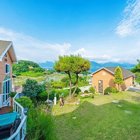 Namhae Painter and Flower Stay