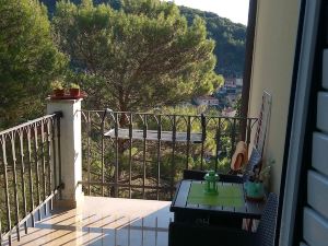 Inviting 2-Bed Apartment in Moscenicka Draga