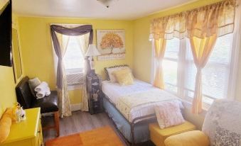 Room in Guest Room - Yellow Rm Dover- Del State, Bayhealth- DOV Base