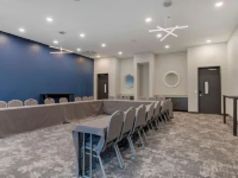 Comfort Suites Cincinnati University - Downtown Hotels in Hamilton County