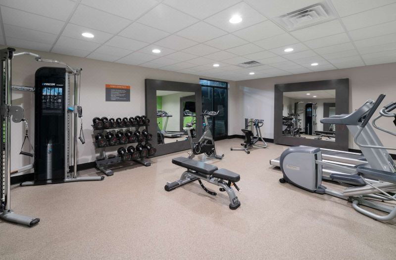 La Quinta Inn & Suites by Wyndham Raleigh Downtown North photo 2