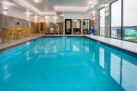 Days Inn & Suites by Wyndham Duluth by the Mall Hotel di Hermantown