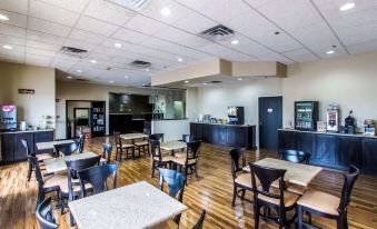 Quality Inn & Suites Moline - Quad Cities