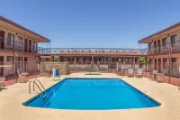 Quality Inn Benson I-10 Exit 304 - Pools