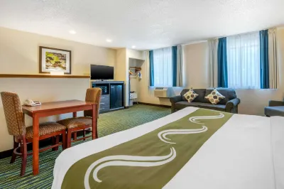 Quality Inn & Suites Leesburg Chain of Lakes Hotels near Leesburg Library