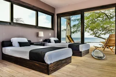99 Surf Lodge Các khách sạn ở Tola