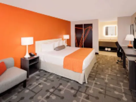 Howard Johnson by Wyndham Florence Hotels in Florence