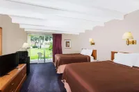 Howard Johnson by Wyndham Vero Beach / Downtown Hotels in Vero Beach