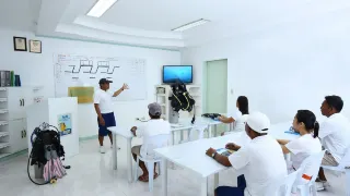 0222h120009j4lvbv5489 R 320 180 R5 D
