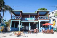 Sandbar Beachfront Hostel & Restaurant