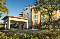 Holiday Inn Express & Suites Naples Downtown - 5TH Avenue Hotels in Naples
