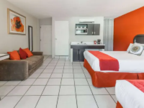 Howard Johnson by Wyndham Guanajuato Leon Avenida Hotels in Leon