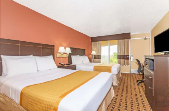 Days Inn by Wyndham Fort Lauderdale-Oakland Park Airport N Hotels near Osswald Park