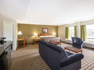 Super 8 by Wyndham Oxford