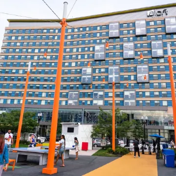 Aloft Boston Seaport District Отели рядом с достопримечательностью «Фанеил Холл Маркетплас»